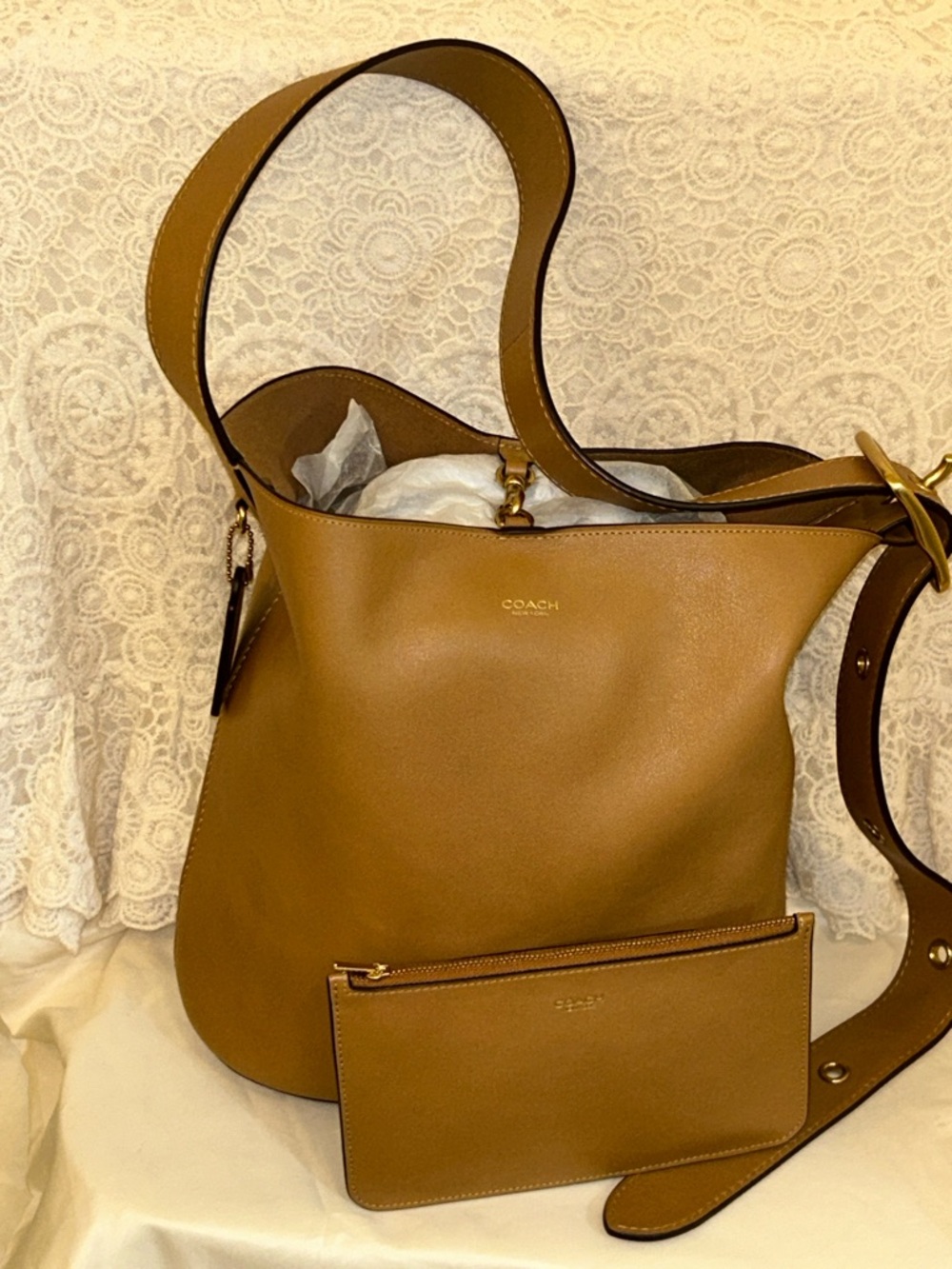 Gorgeous Coach Bleeker Bucket Bag